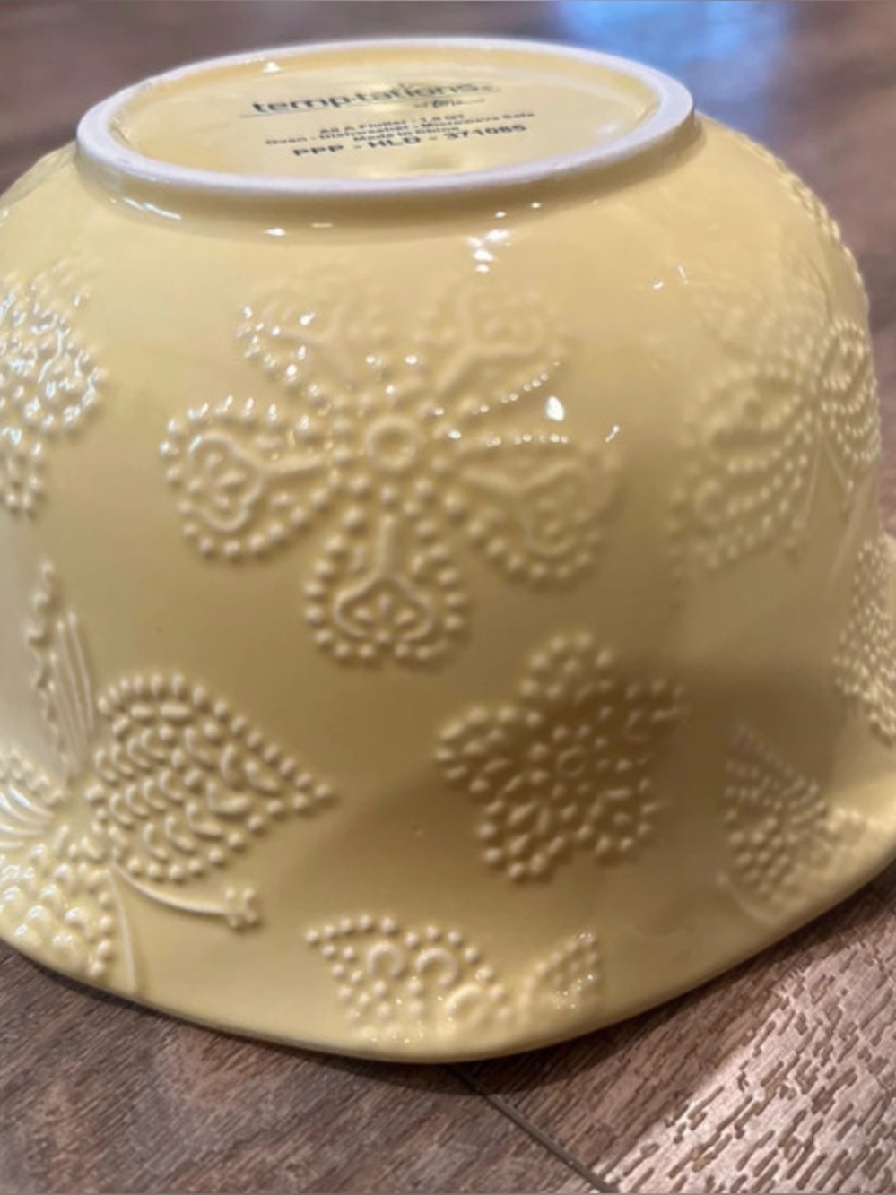 Temptations 3 piece tara buttercream mixing bowls 1/2/3 quart NWOT